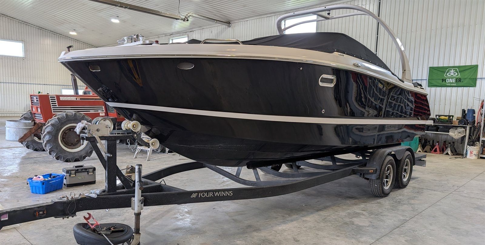 Four Winns — Wrap complet noir brillant