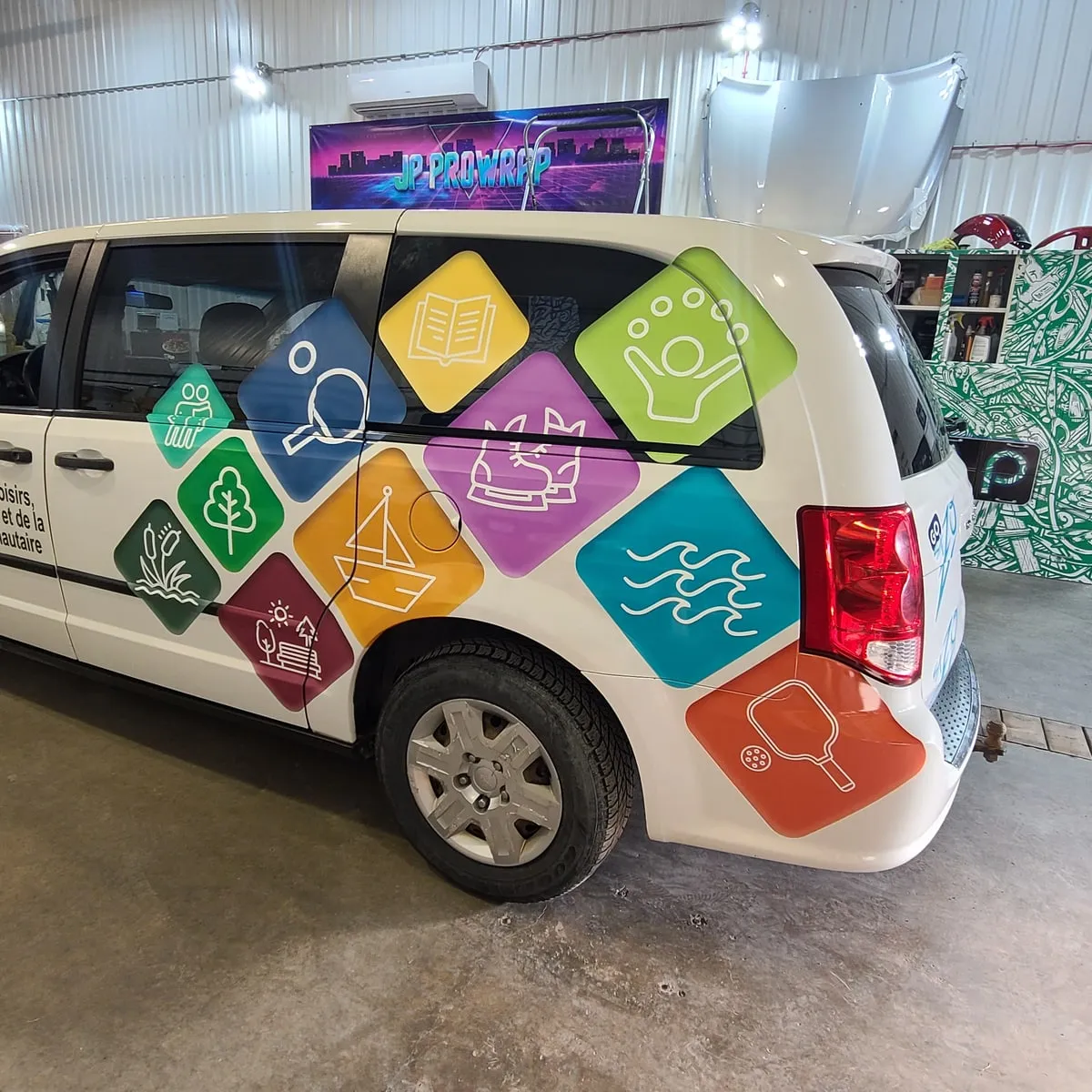 Loisirs municipaux — Wrap Caravan